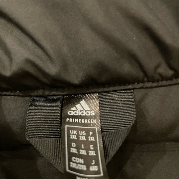 Adidas - size XXL - Picture 2 of 2